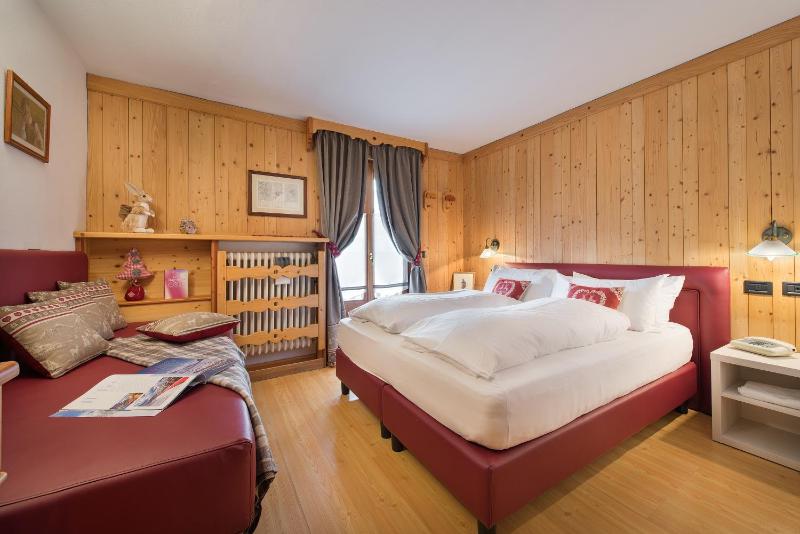 Triple Room with Mountain View image 2