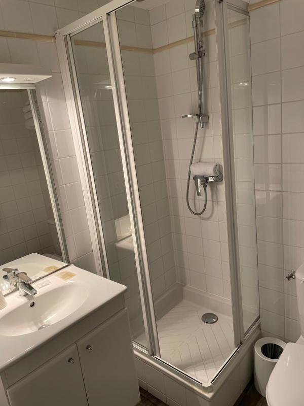 Large Double Room image 3