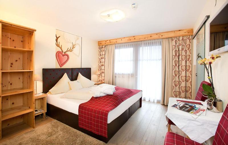 Double Room image 3