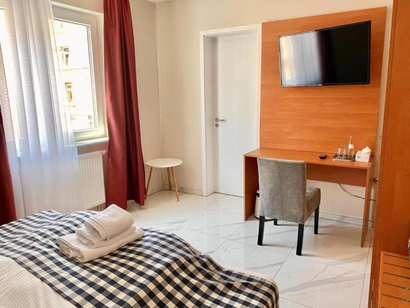 Single Room with Private Bathroom image 1