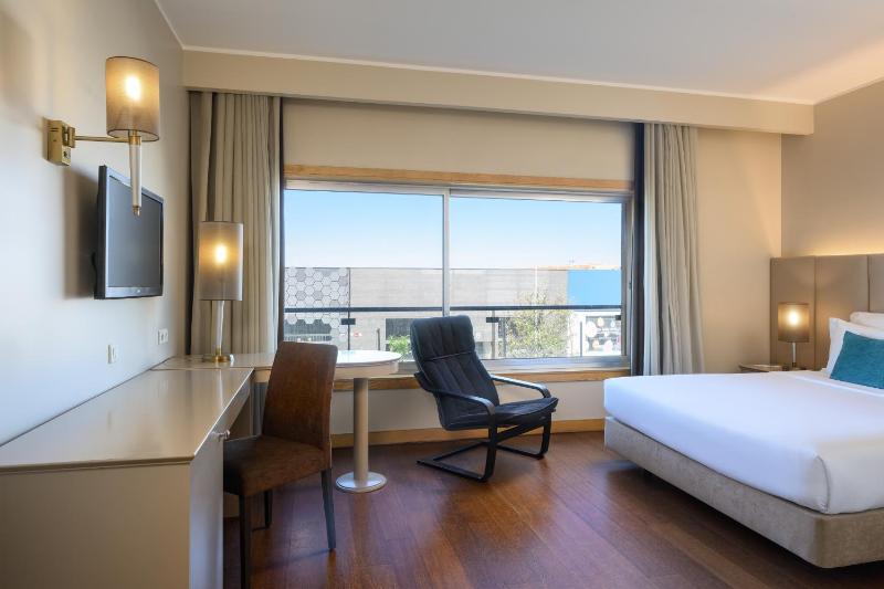 1 Double Bed, Deluxe, Non-Smoking image 3