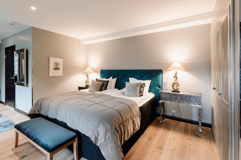 Deluxe Double or Twin Room image 4