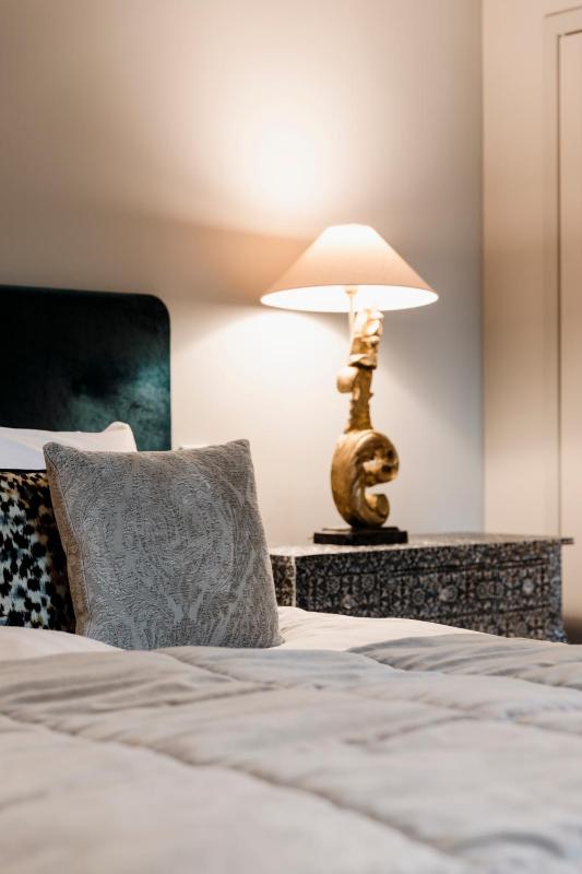 Deluxe Double or Twin Room image 3