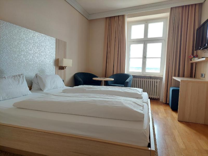 Superior Double Room image 1