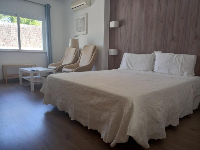 Double or Twin Room image 2