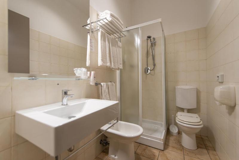Economy Double Room image 1