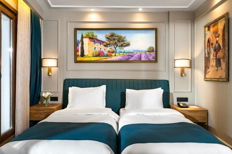 Deluxe Twin Room with Garden- Ground Floor image 3