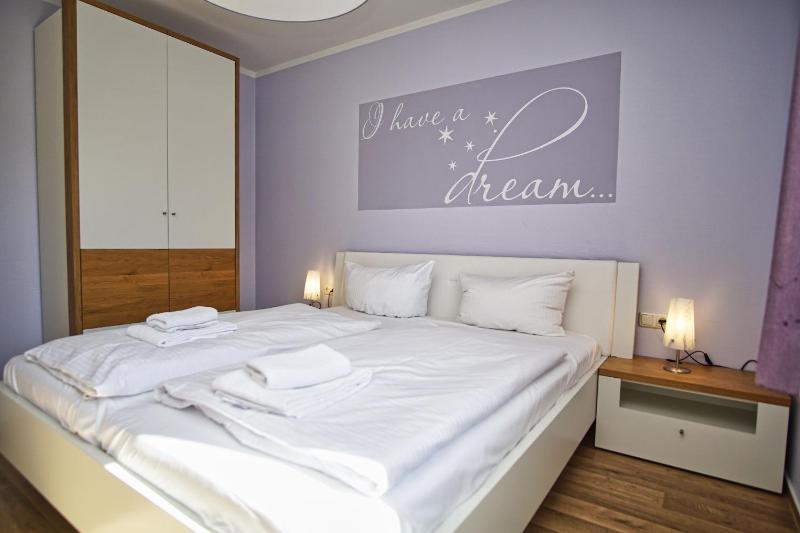 Strandresidenz Brandenburg Ferienwohnung 14 mit Sauna- und Schwimmbadnutzung im AHOI Sellin - image 13