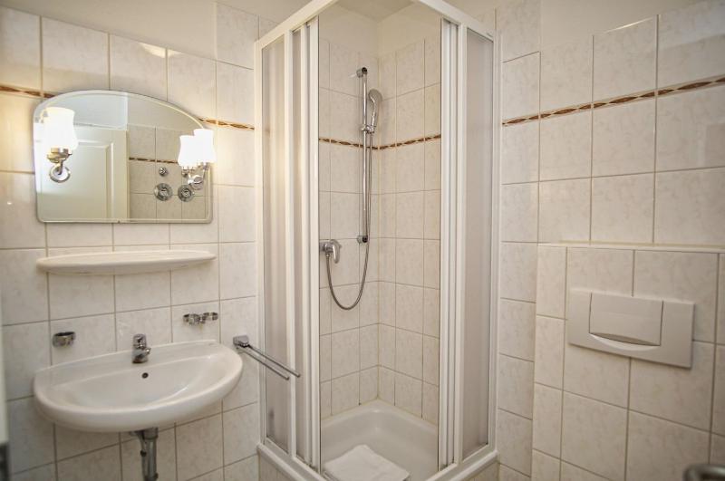 Strandresidenz Brandenburg Ferienwohnung 14 mit Sauna- und Schwimmbadnutzung im AHOI Sellin - image 8