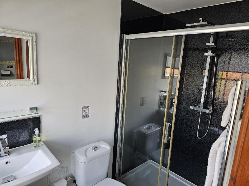 Superior Double Room image 3