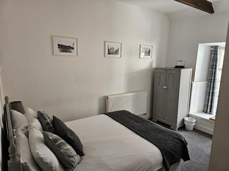 Standard Double Room image 2