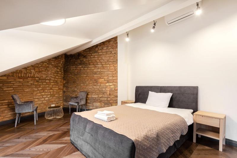 3 Bedroom Duplex Apartment next to the Gates of Dawn - image 16