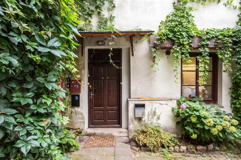 3 Bedroom Duplex Apartment next to the Gates of Dawn - image 9