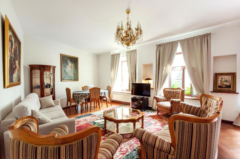 Classic Old Town Apartment next to the Gates of Dawn - image 14
