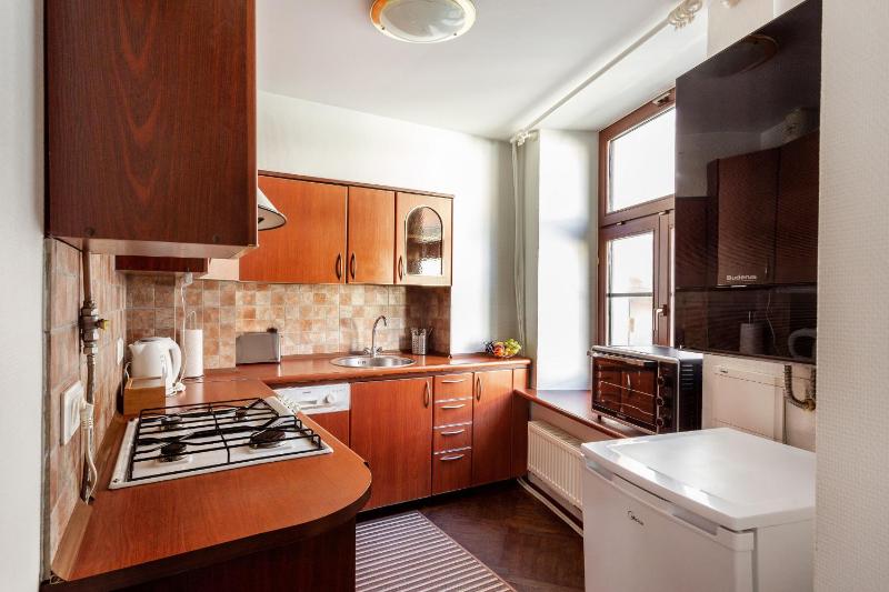 Classic Old Town Apartment next to the Gates of Dawn - image 3