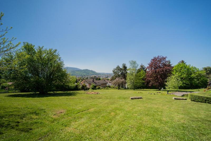 Twin Room with Lake View image 1