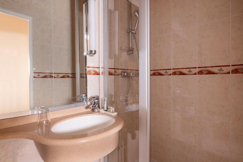 Standard Single Room image 2