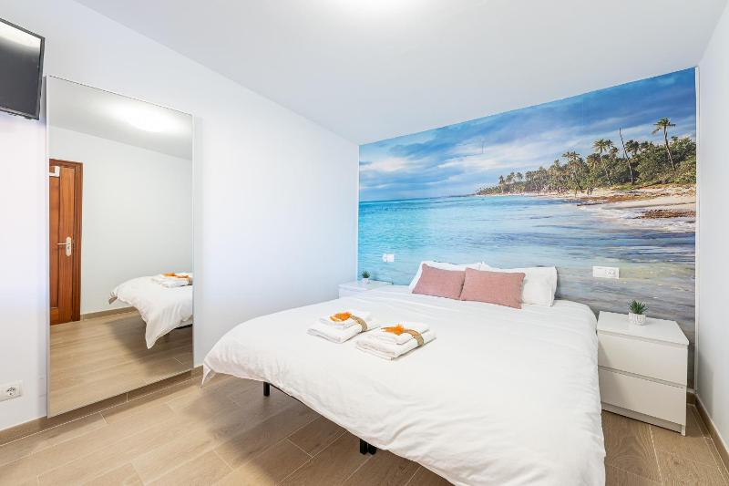 797 HOLIDAY RENTALS - Atico duplex en Fuengirola con espectacular terraza - image 29