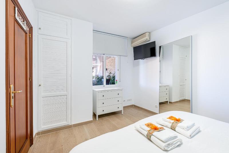 797 HOLIDAY RENTALS - Atico duplex en Fuengirola con espectacular terraza - image 31