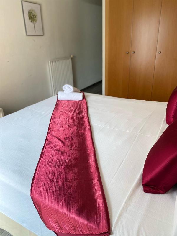 Double Room with Balcony image 4