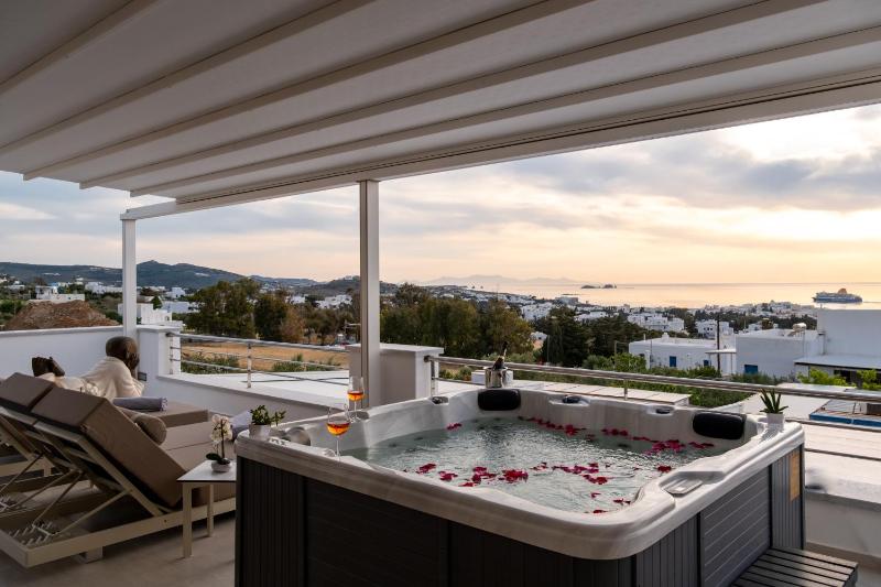 Three-Bedroom Villa image 4