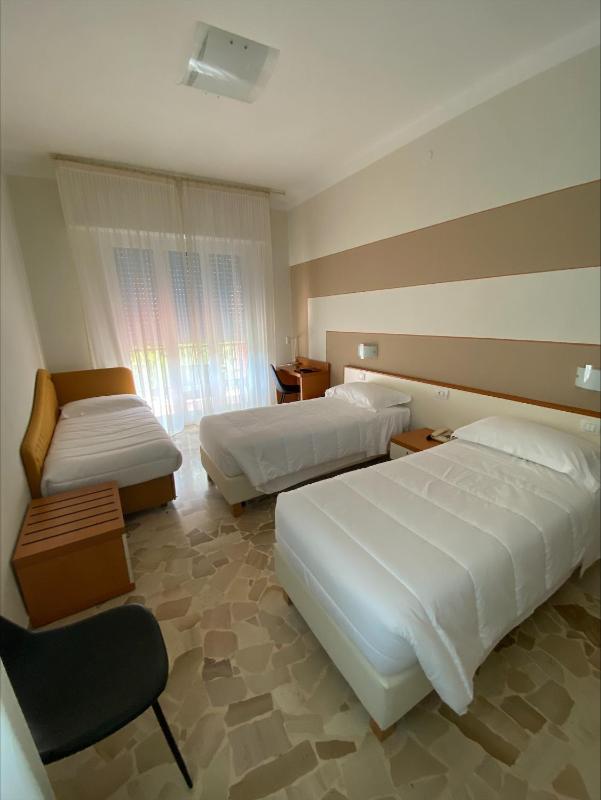 Triple Room image 4