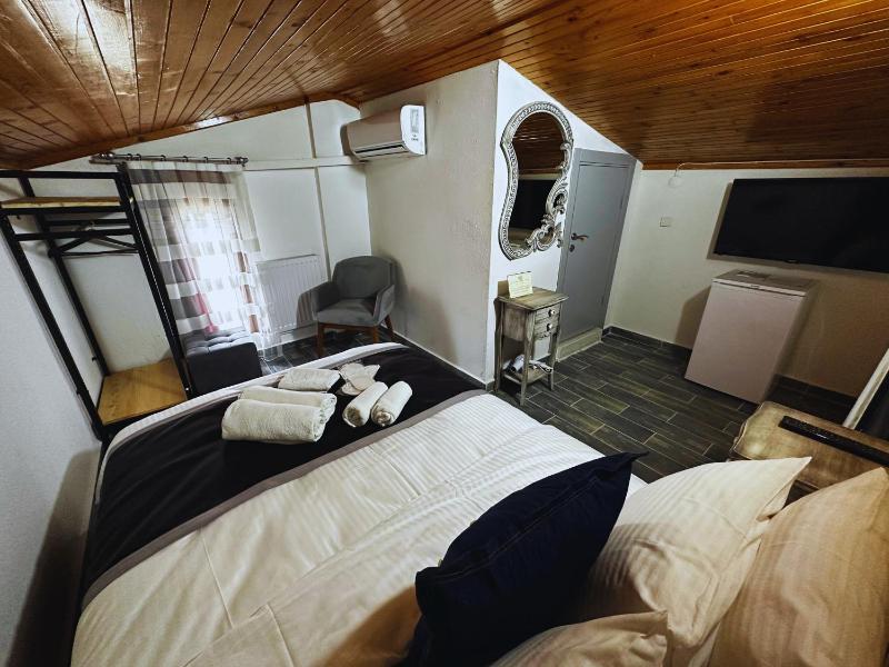 Budget Double Room image 3