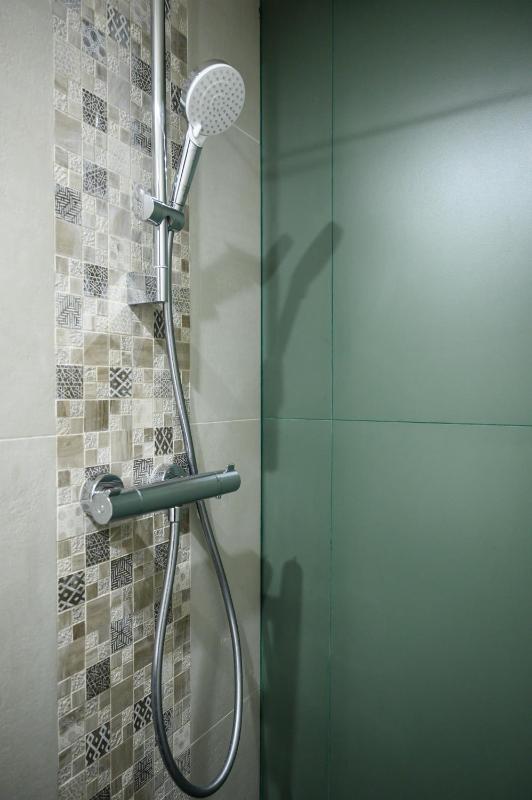 Quadruple Room image 2