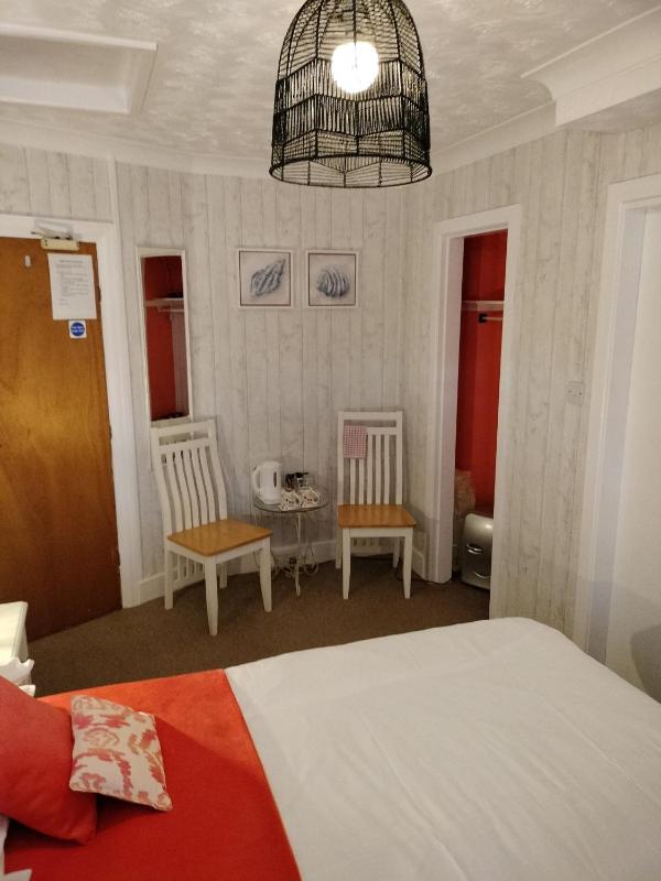 Double Room with Private Bathroom image 2