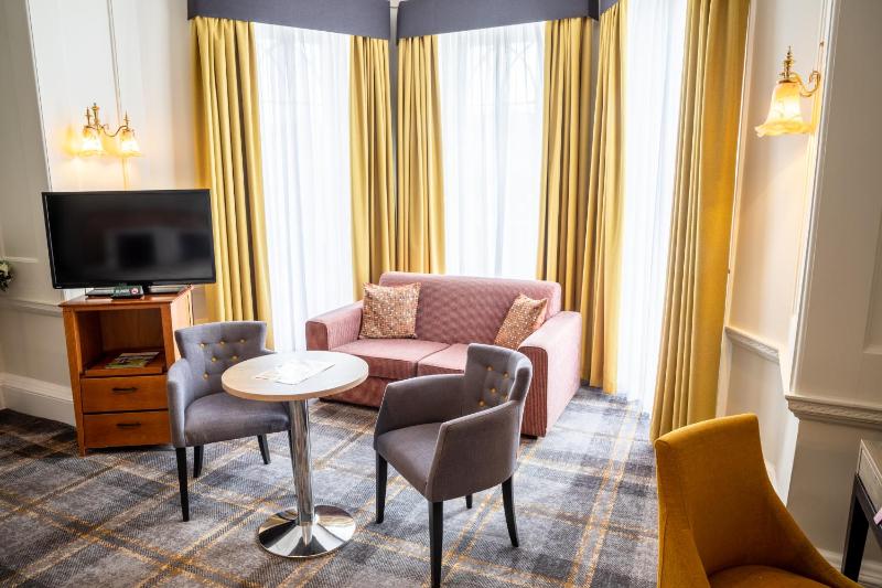 Executive Room image 4