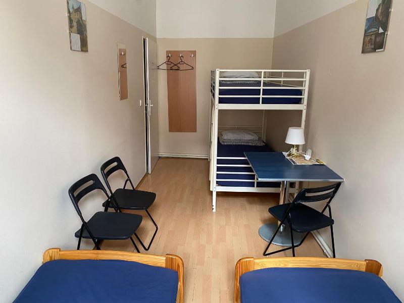 Quadruple Room with Shared Bathroom image 2