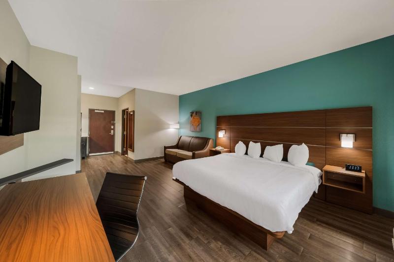 King Room with Kitchenette - Non-Smoking image 3