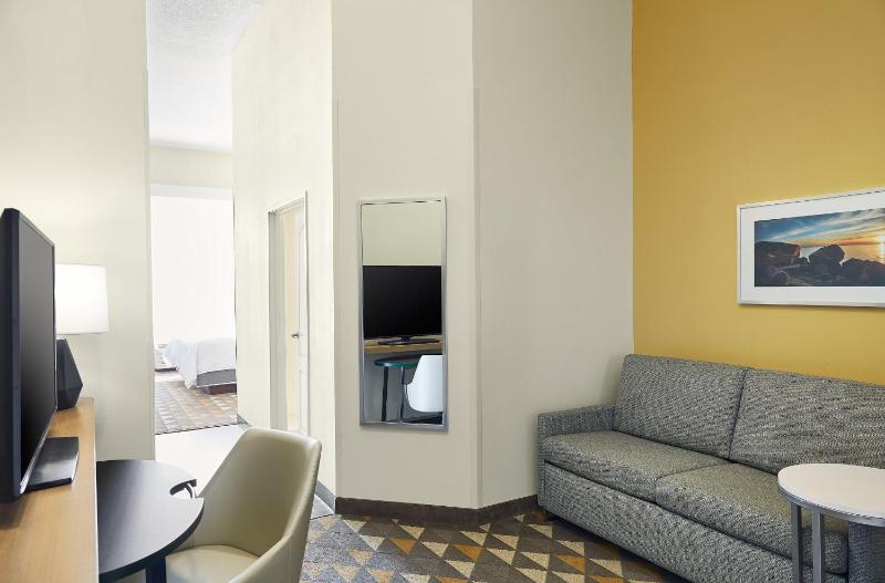 Queen Suite with Two Queen Beds image 1