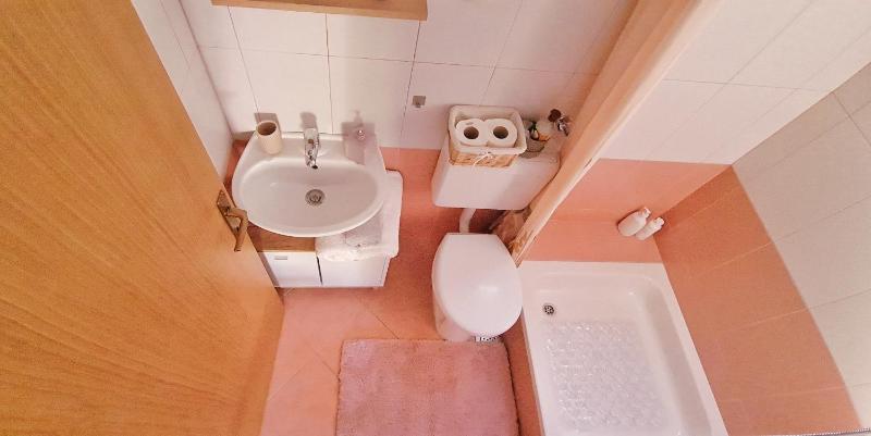 Studio apartments Roza - A charming oasis in the centre of Makarska - image 10