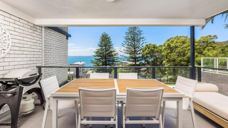 Luxury Escape Sundeck Shoal Bay - image 10