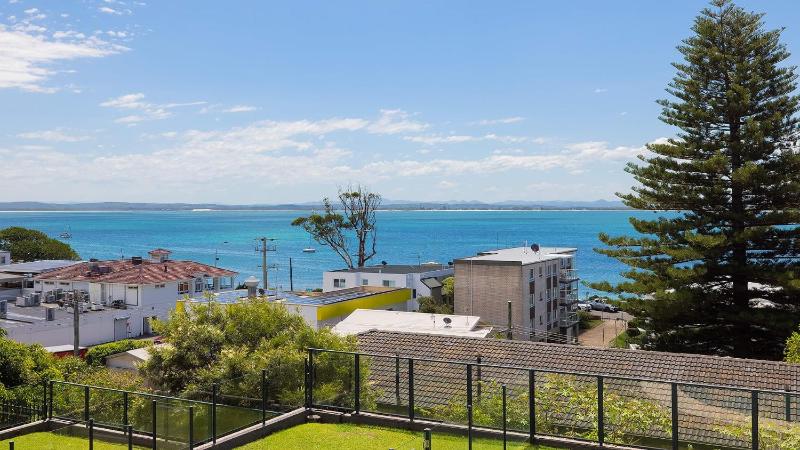 Luxury Escape Sundeck Shoal Bay - image 1
