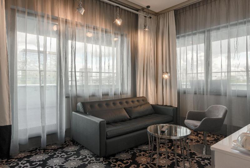 King Suite with River View - Terrace Access/Top Floor image 3