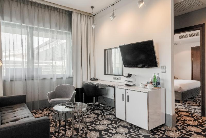 King Suite with River View - Terrace Access/Top Floor image 4