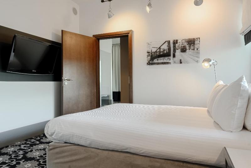 King Suite with River View - Terrace Access/Top Floor image 1