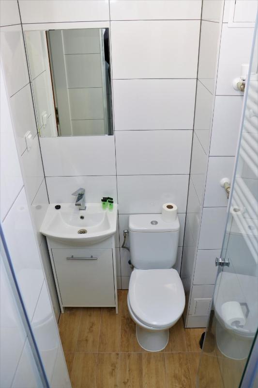 Single Room image 3