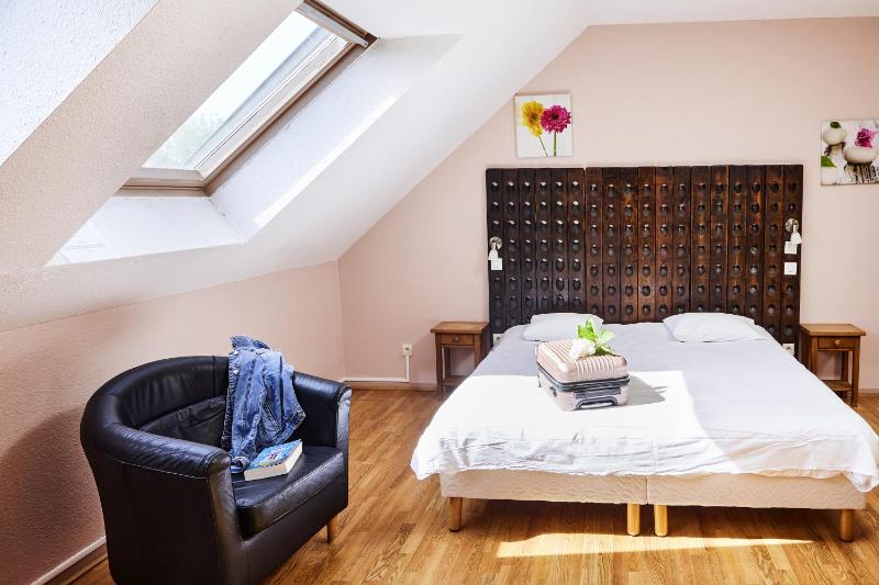 Quadruple Room image 3