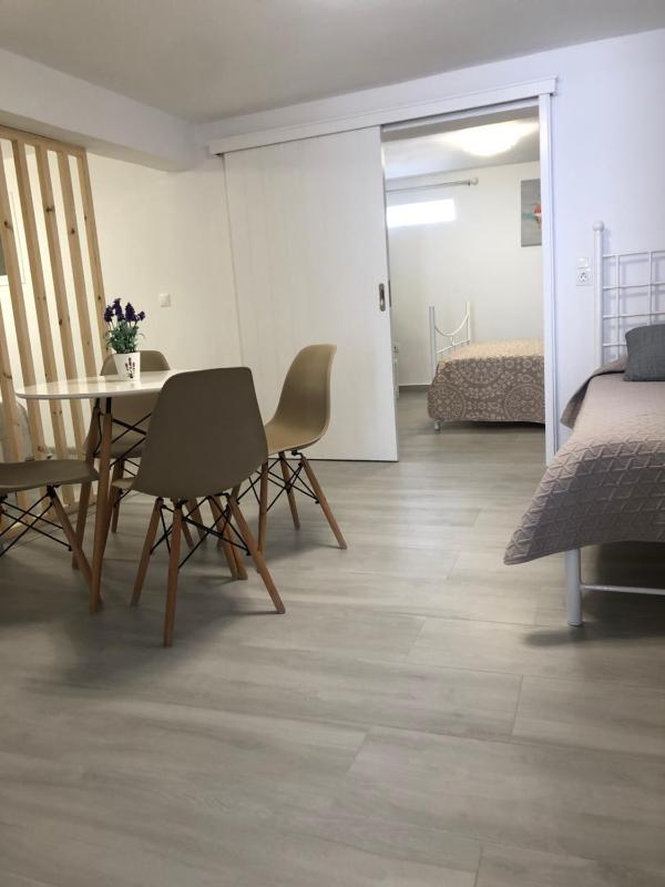 One-Bedroom Apartment image 3