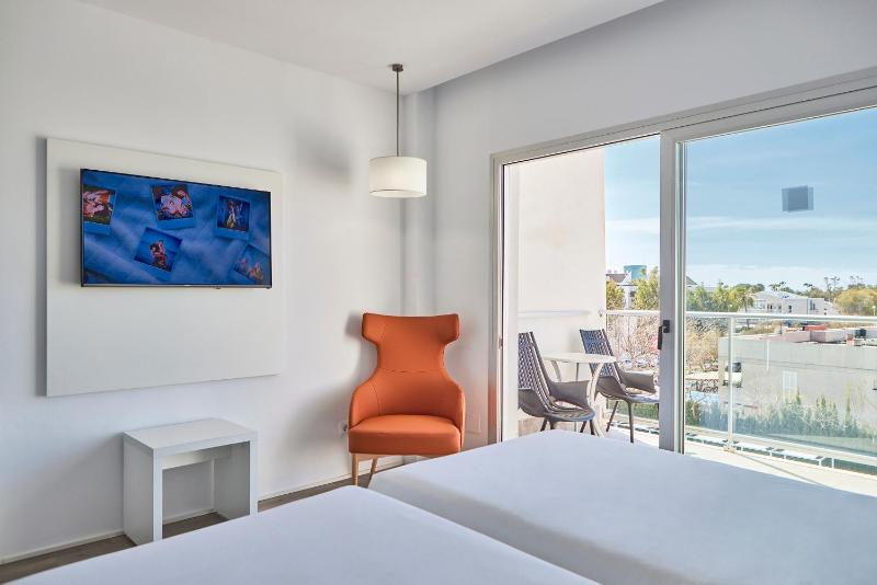 Double Room image 1