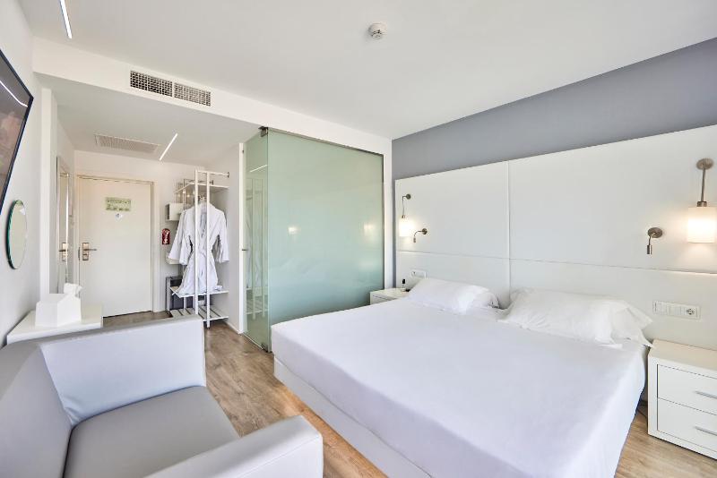 Deluxe Double Room image 1