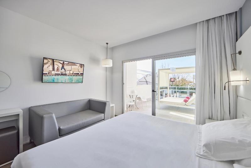 Dluxe Balibed image 3