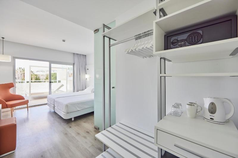 Double Room with Bali-Bed image 1