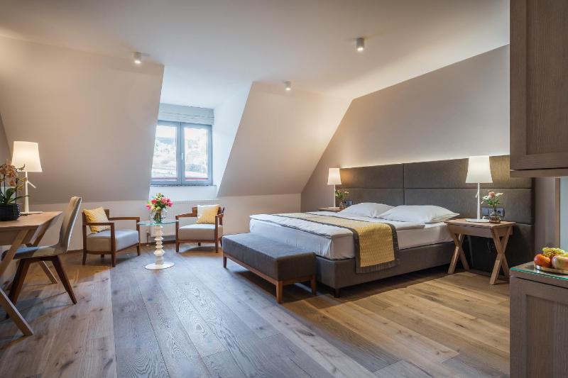 Double Room image 1