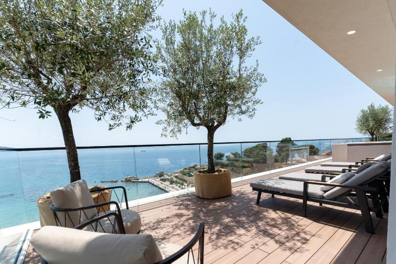Suite with Private Pool image 3