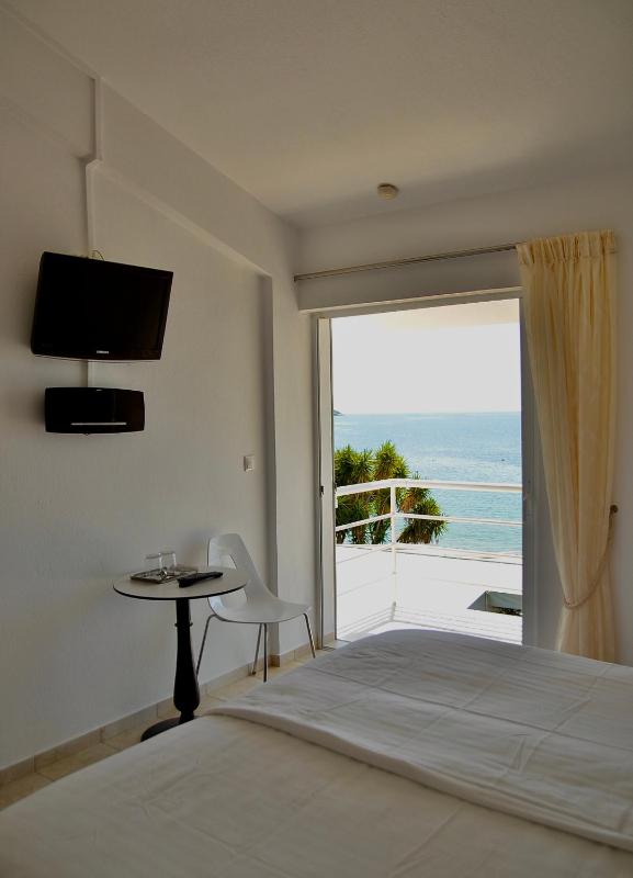 Anemoni Beach Hotel - image 8