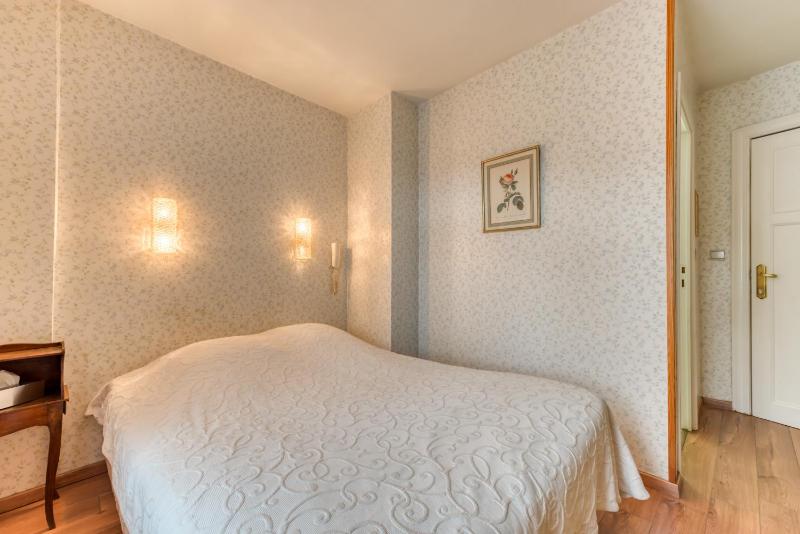 Single Room image 3